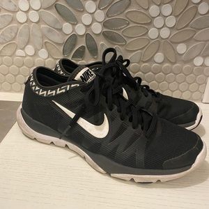 Nike Tennis Shoes